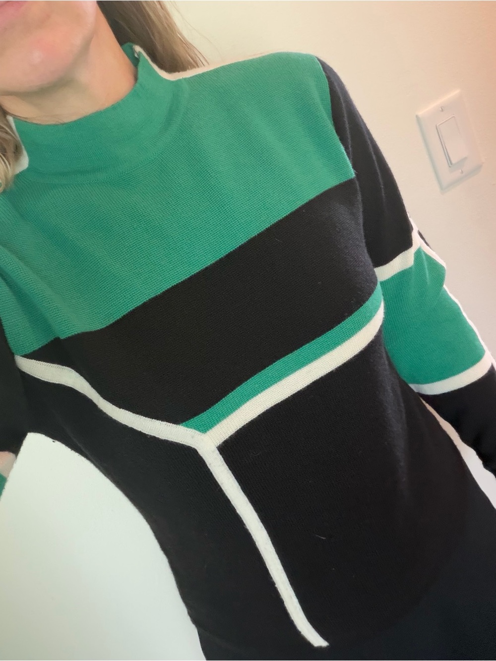 Obermeyer ladies wool blend turtleneck sweater medium m geo navy green